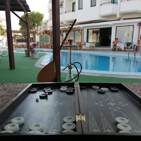 Club Urgenc Szálloda Ayvalı